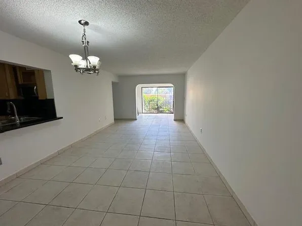 10237 NW 9th St Circle #108-4, Miami, FL 33172
