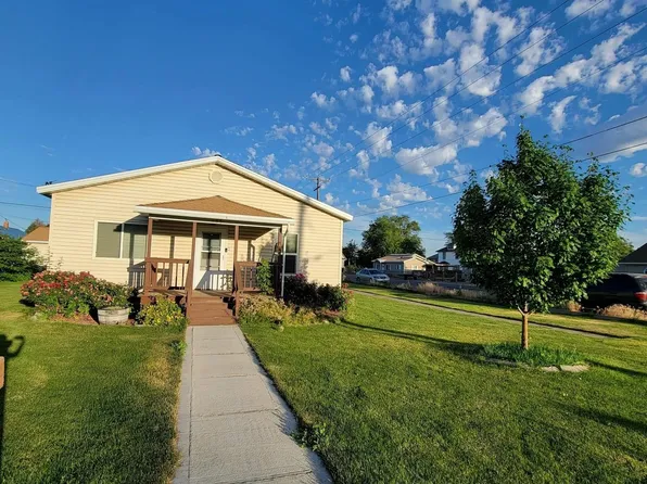 405 Oregon St, Gooding, ID 83330