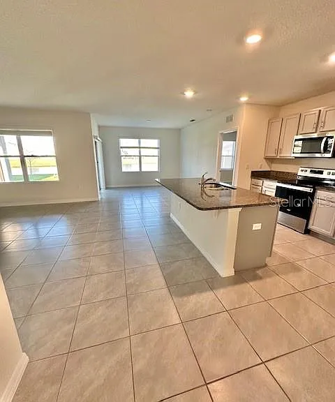 628 Greymount St — Photo 6