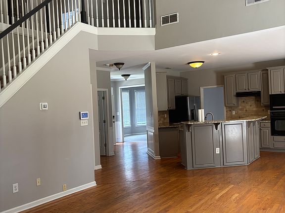 5th image of 3245 Ambergrove Trce #3245