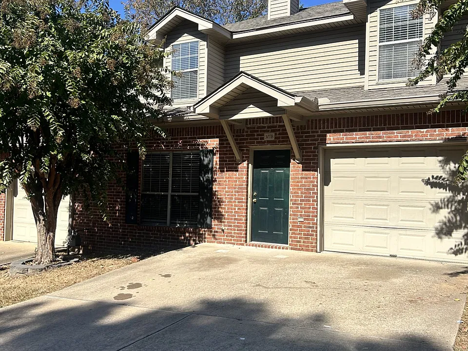307 Farris St #307B