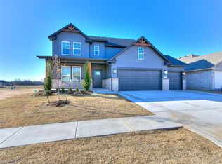 7701 Three Woods Ln, Yukon, OK 73099