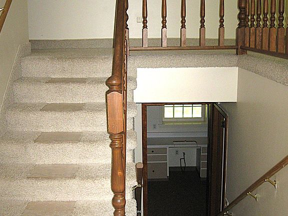2nd image of 6030 Helm Rd
