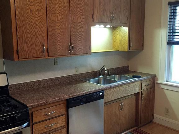 2nd image of 935 McLean Ave #2