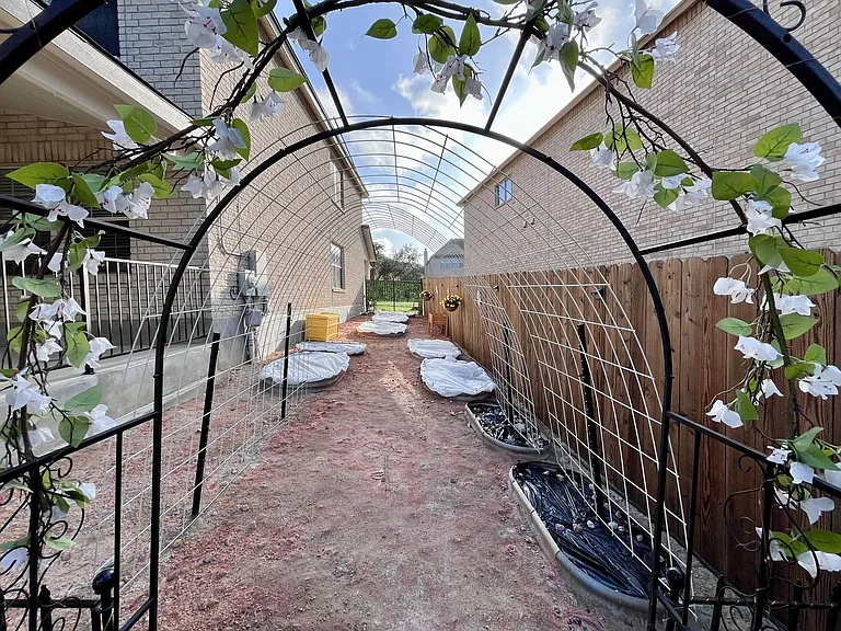 11205 Forest Pass Ct — Photo 32