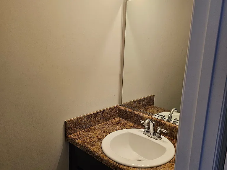 2510 Blossom Ct #B — Photo 12
