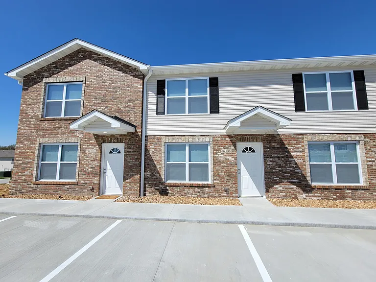 Creekside Apartments — Photo 14