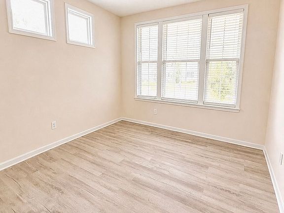 2nd image of 1034 Autumn Crest Ln