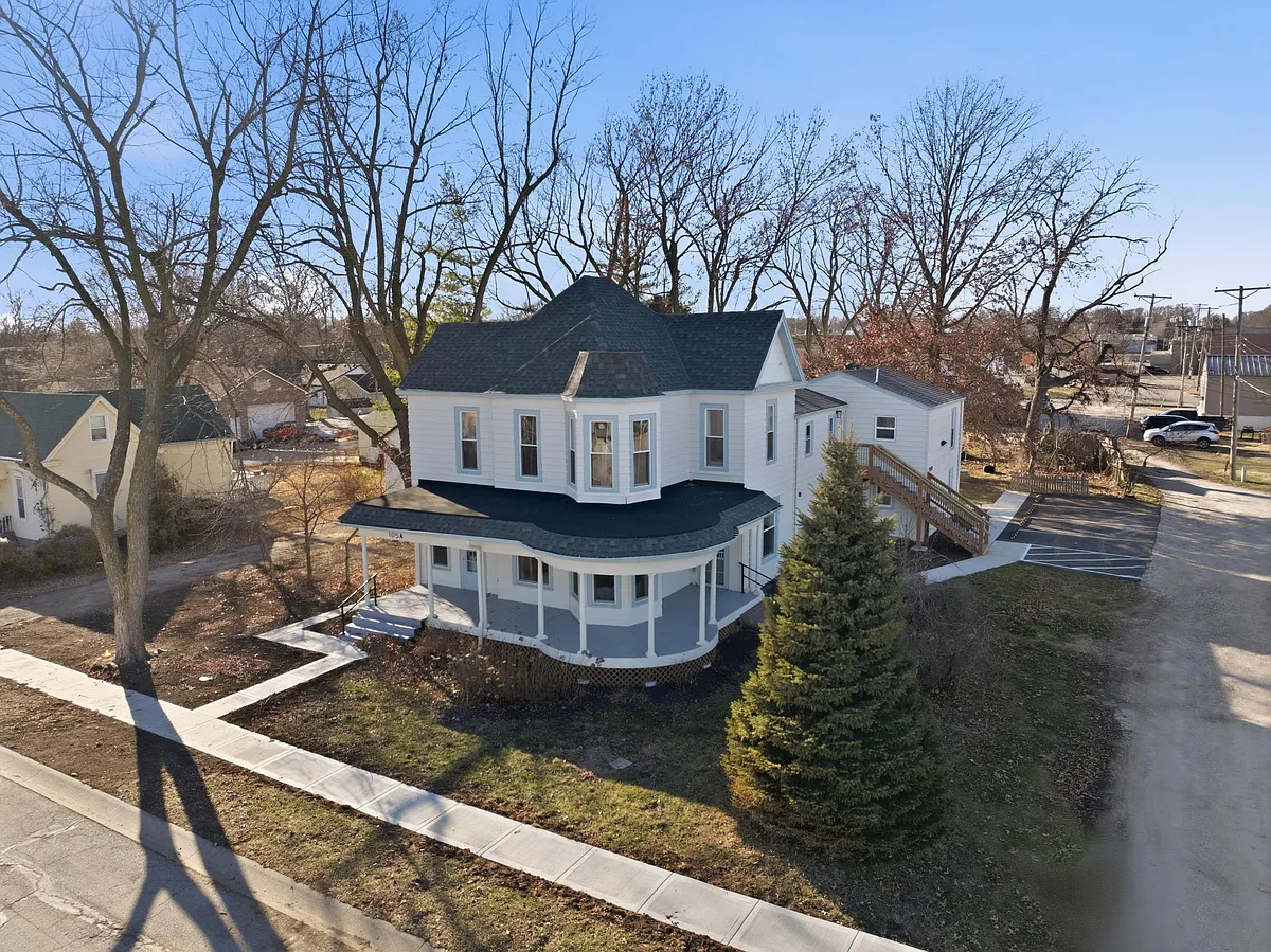 Building Photo - 105 SW 9th St #A