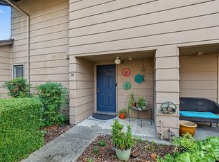 6060 Gloria Dr APT 14, Sacramento, CA 95822