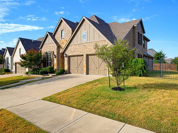 2nd image of 1920 Roundtree Cir E