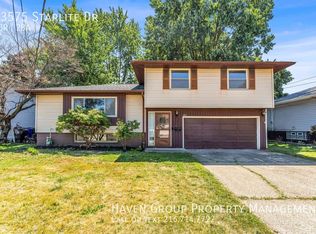 13575 Starlite Dr, Brookpark, OH 44142
