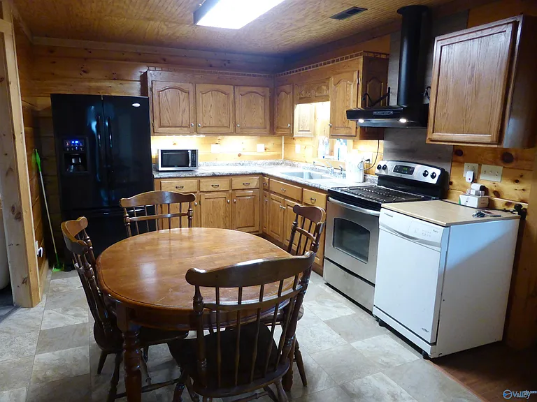 11906 Poplar Hill Ln — Photo 2