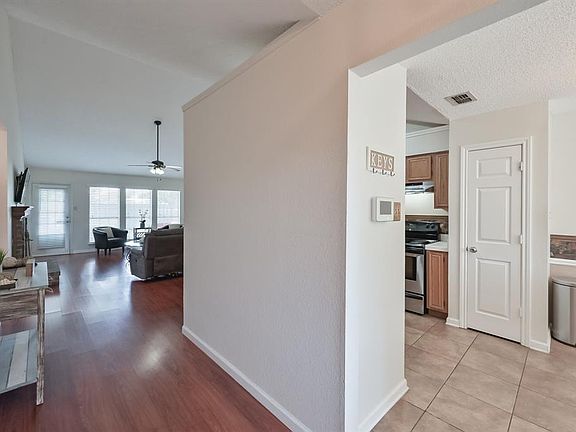 3rd image of 4641 Greenwich Dr