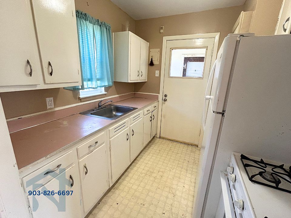 1st image of 903 E Lion Dr #C