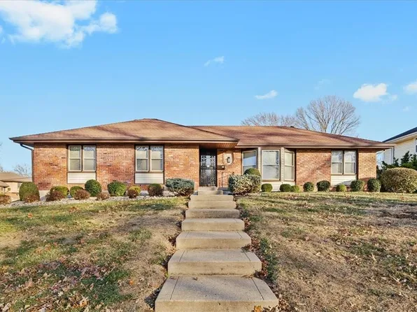 6805 N Wayne Ave, Gladstone, MO 64118