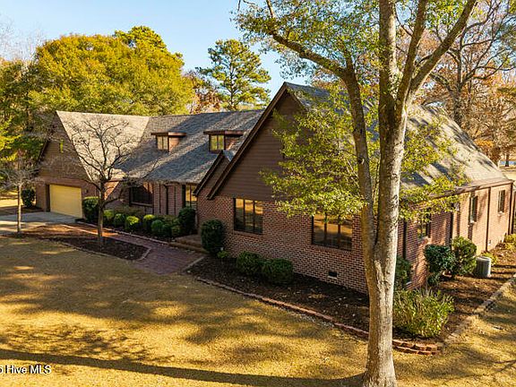 5th image of 759 Country Club Drive W