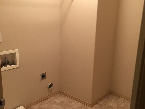 5th image of 17820 1st Avenue Ct E
