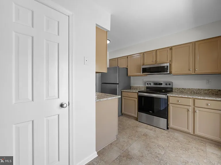 1260 Masters Dr — Photo 6