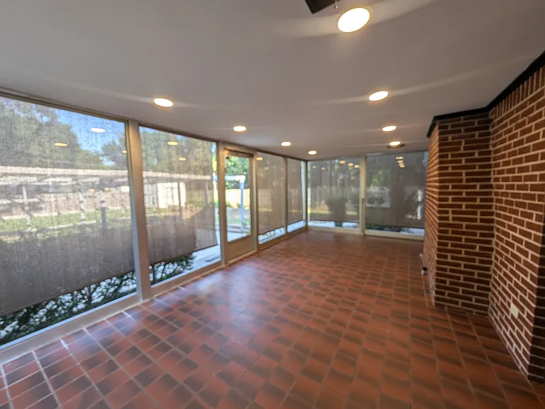 2250 S Hillside St — Photo 12