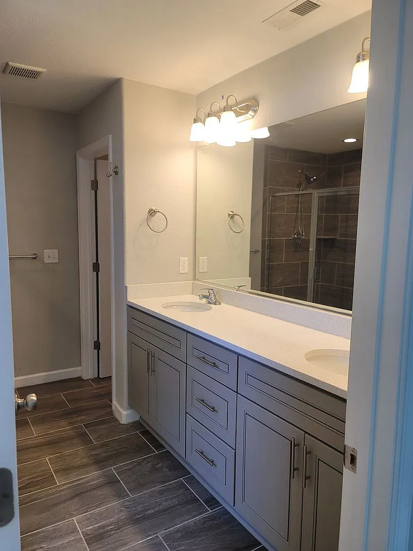 2552 Woosley St — Photo 1