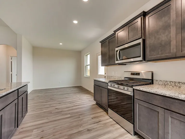 833 Serena Dr — Photo 3