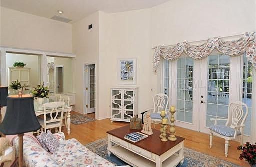 4th image of 8520 Woodbriar Dr