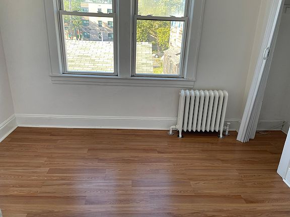 5th image of 12 Horatio St
