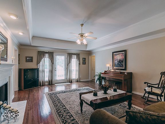 3rd image of 1015 Cherry Springs
