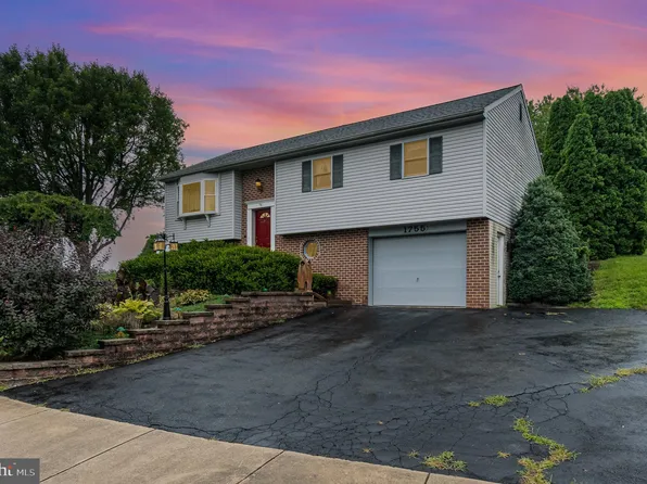 1755 Southport Dr, Lancaster, PA 17603