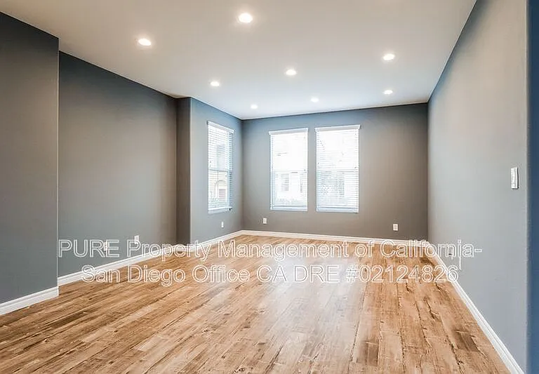 740 Mariposa Cir — Photo 2