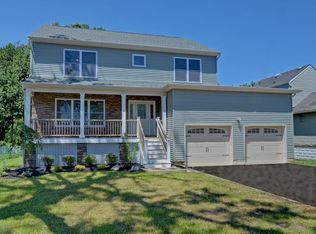 7 Briarcliff Pl, Port Monmouth, NJ 07758