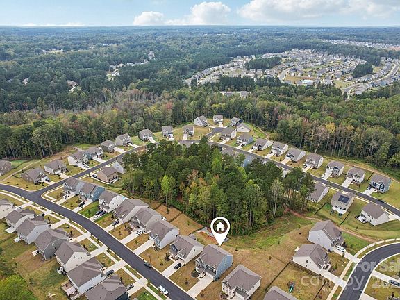 4th image of 299 Hamptons Cove Rd