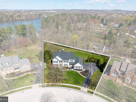 3rd image of 153 Magnolia Dr