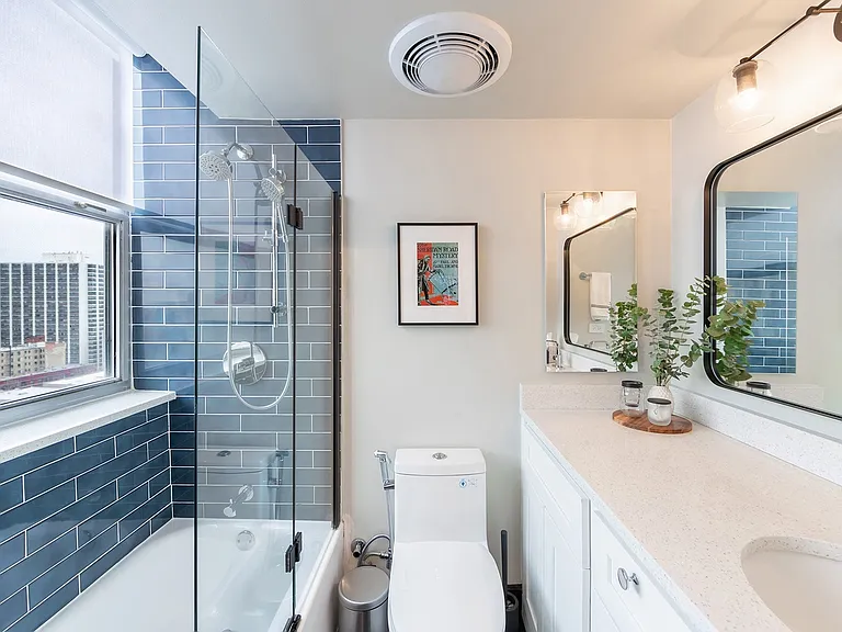 3110 N Sheridan Rd #1708 — Photo 12