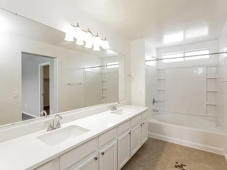 3929 W Irwin Ave — Photo 11