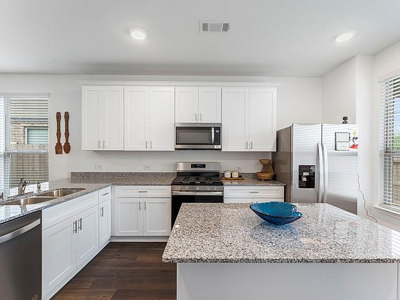 5th image of 14483 Cedar Ledge Ln