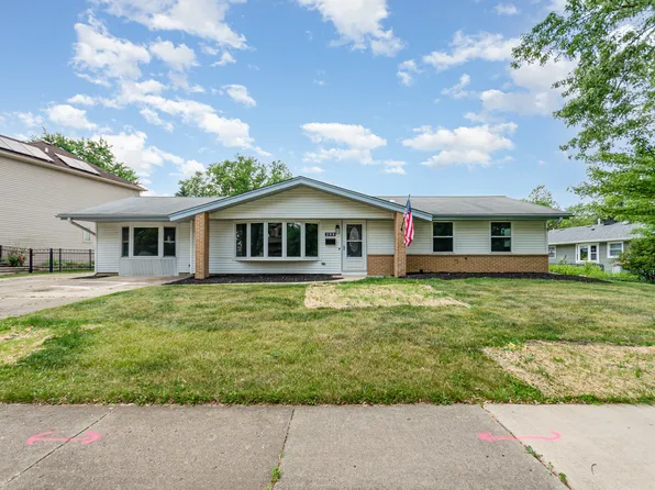 208 Webster Ln, Schaumburg, IL 60193