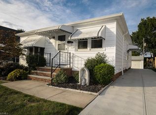 8814 Pinegrove Ave, Parma, OH