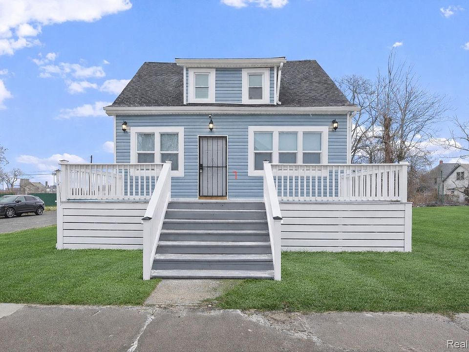 1st image of 3438 McClellan St