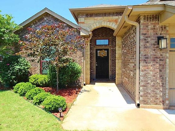 5th image of 1504 Ne Stone House Dr