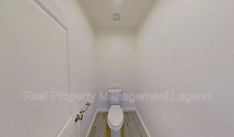 1009 Dubois St — Photo 24