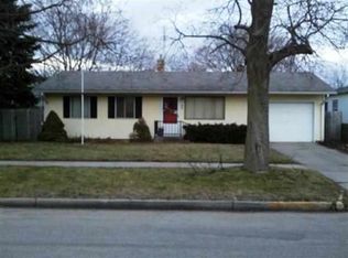 706 S 10th St, Goshen, IN 46526