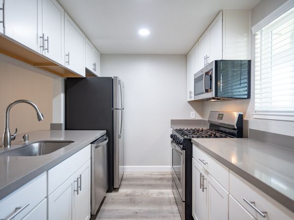 Round Hill Creek | 100 Hawthorn Dr, Fairfield, CA
