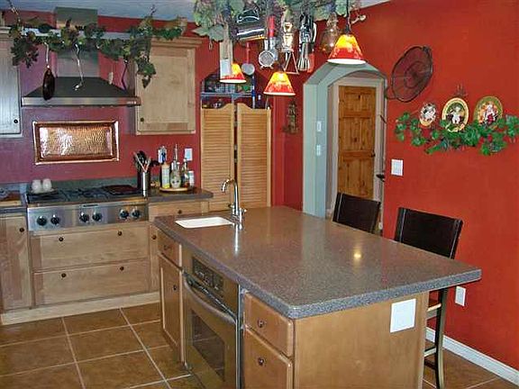 3rd image of 12 Deer Valley Ln