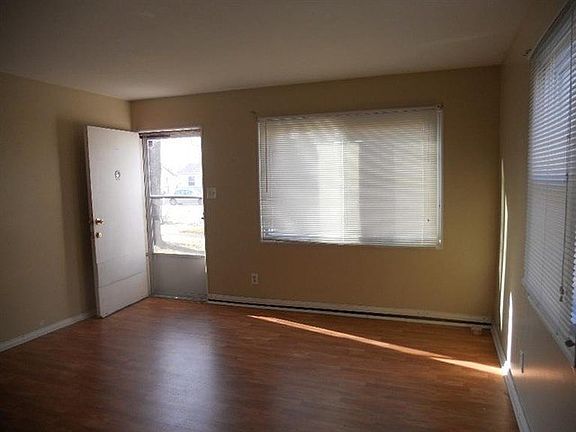 5th image of 6409 Missouri Ct