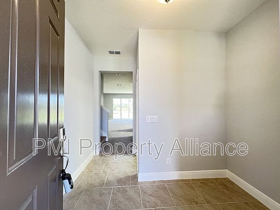 2nd image of 14521 Crestavista Ave