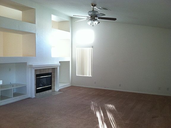 3rd image of 921 Stable Glen Dr