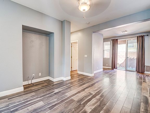 2nd image of 7568 Swan Cove Ct