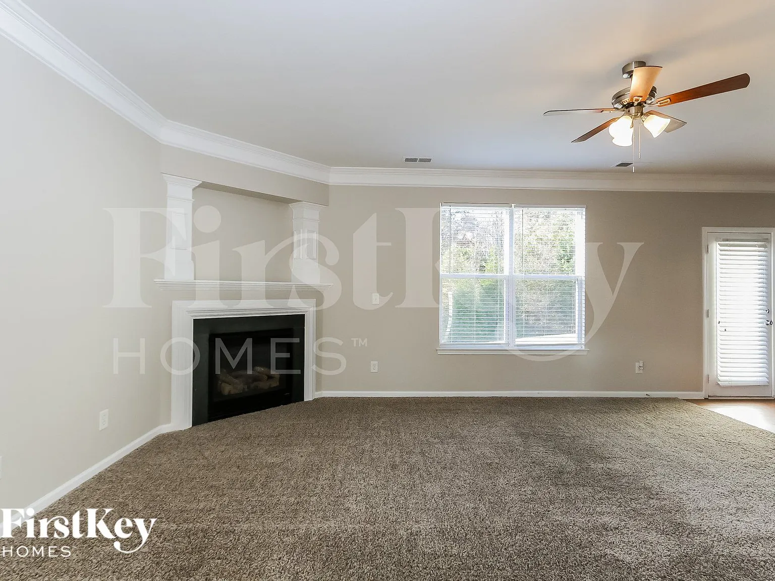 3 bed, 2.5 bath, 2498 sqft, $2,430 — Photo 3